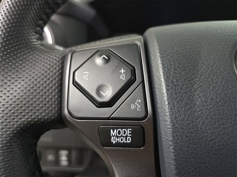 Used 2020 Toyota Tacoma TRD Off-Road image 19