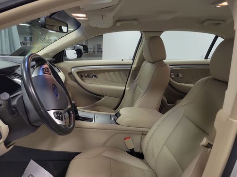 Used 2015 Ford Taurus SEL image 12