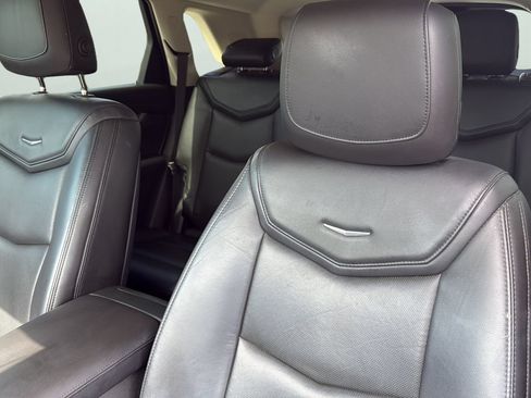 Used 2017 Cadillac XT5 Luxury w/ Driver Awareness Package FWD image 9