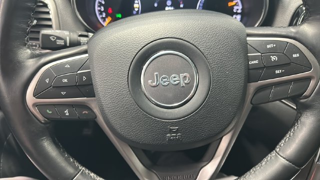 Used 2020 Jeep Grand Cherokee Limited AWD/4WD image 15
