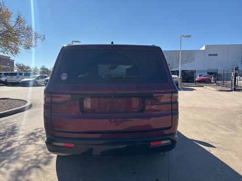 Used 2024 Jeep Wagoneer Series II image 6