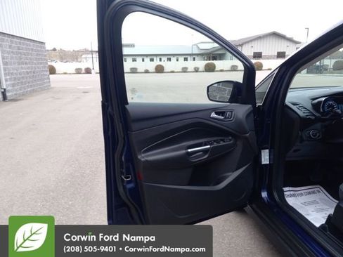 Used 2017 Ford C-MAX SE image 10