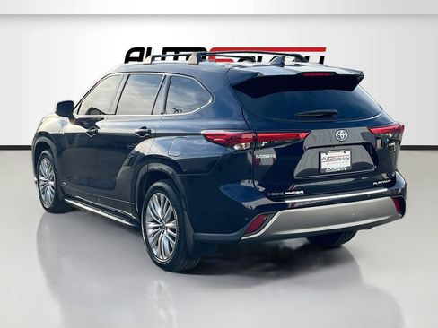 Used 2022 Toyota Highlander Platinum AWD/4WD image 5