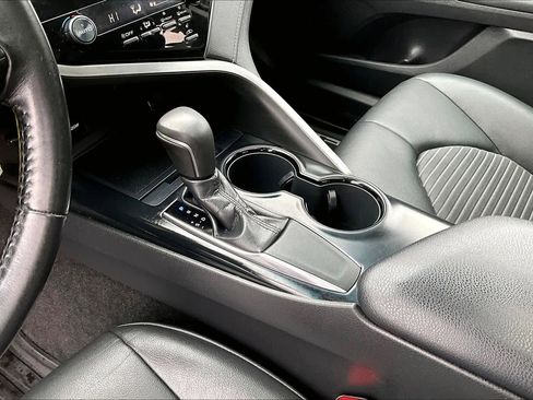 Used 2019 Toyota Camry SE image 17