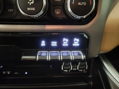 Used 2019 RAM 1500 Big Horn image 8