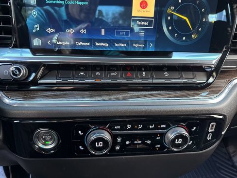 Used 2023 Chevrolet Silverado 1500 LT w/ Z71 Off-Road Package image 39