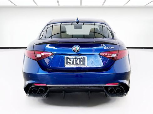 Used 2017 Alfa Romeo Giulia Quadrifoglio image 5