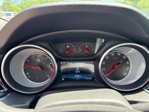 Used 2018 Buick Regal Essence w/ Sights and Sounds Package AWD/4WD image 10