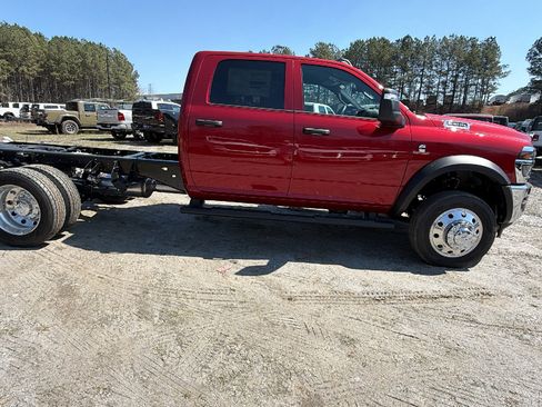 New 2026 RAM 5500 Tradesman w/ Chrome Appearance Group image 7