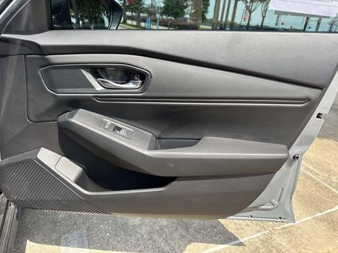 Used 2025 Honda Accord SE image 16