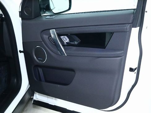 Used 2025 Land Rover Discovery Sport S image 33