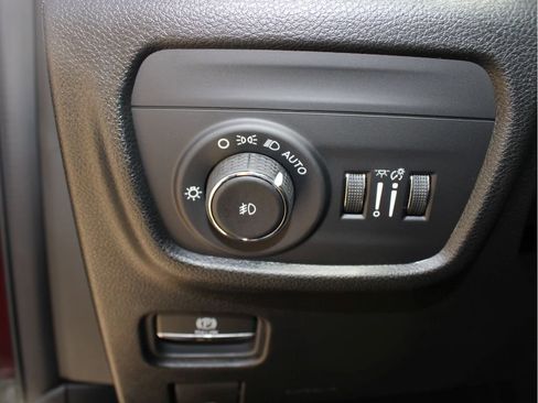 New 2025 Jeep Grand Cherokee Limited w/ Trailer Tow Package image 13