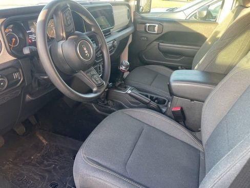 Used 2025 Jeep Wrangler Sport image 7