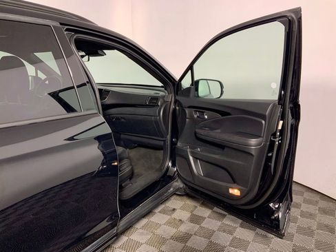 Used 2022 Honda Pilot Black Edition image 32