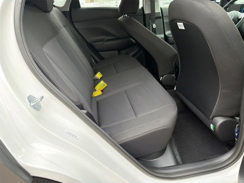 New 2026 Hyundai Kona SE image 15