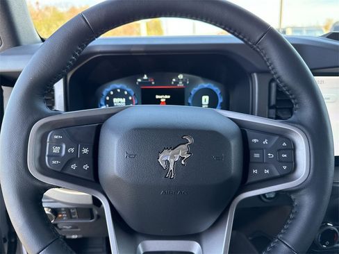 New 2025 Ford Bronco Badlands w/ Sasquatch Package image 25