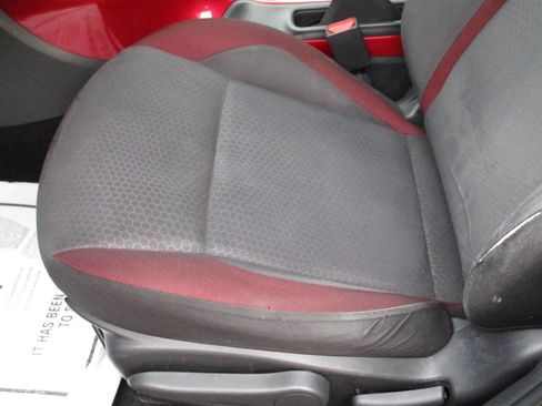 Used 2012 Nissan Juke SV image 10