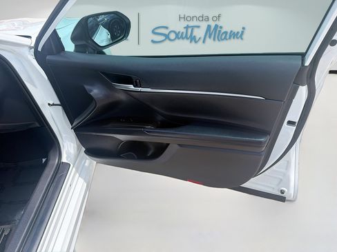 Used 2022 Toyota Camry SE w/ Convenience Package FWD image 32