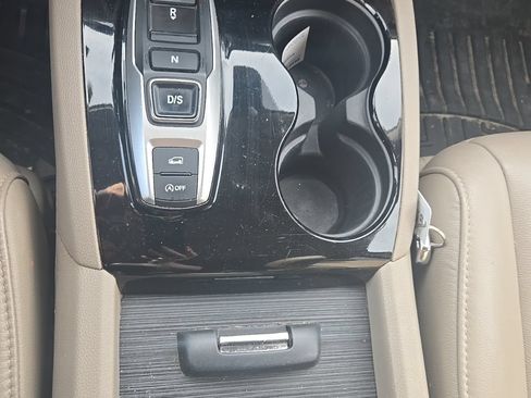 Used 2019 Honda Pilot Touring image 17