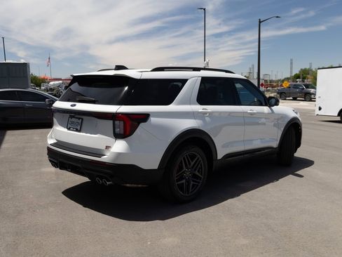 Used 2025 Ford Explorer ST AWD/4WD image 5