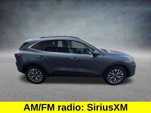 Certified 2022 Ford Escape Titanium AWD/4WD image 7
