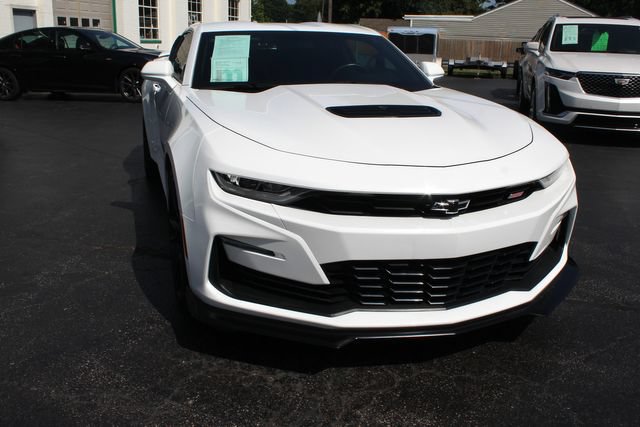 Used 2021 Chevrolet Camaro SS RWD image 18