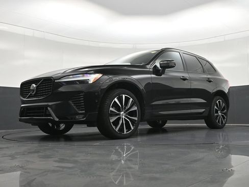 Used 2024 Volvo XC60 B5 Plus AWD/4WD image 23