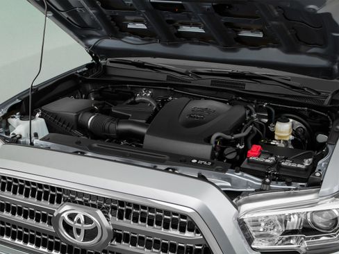 Used 2017 Toyota Tacoma TRD Sport w/ Premium & Technology Package AWD/4WD image 37