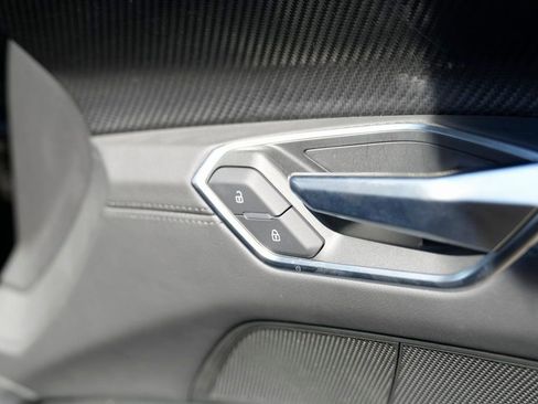 Used 2022 Audi e-tron GT Premium Plus image 36