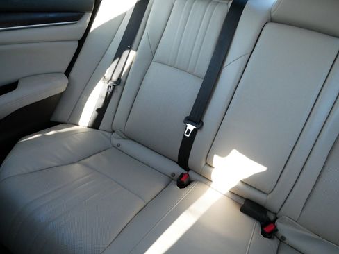 Certified 2018 Honda Accord EX-L image 12