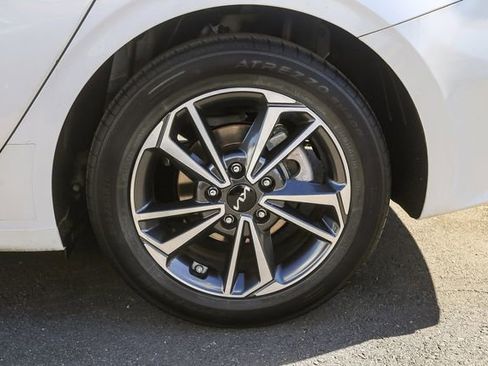 Used 2023 Kia Forte LXS image 12