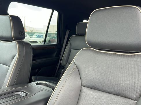 Used 2024 Chevrolet Tahoe Premier AWD/4WD image 22