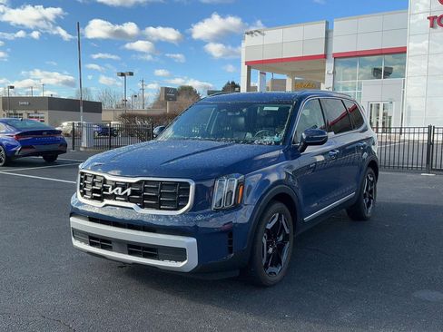 Used 2023 Kia Telluride S w/ S Sunroof Package image 1