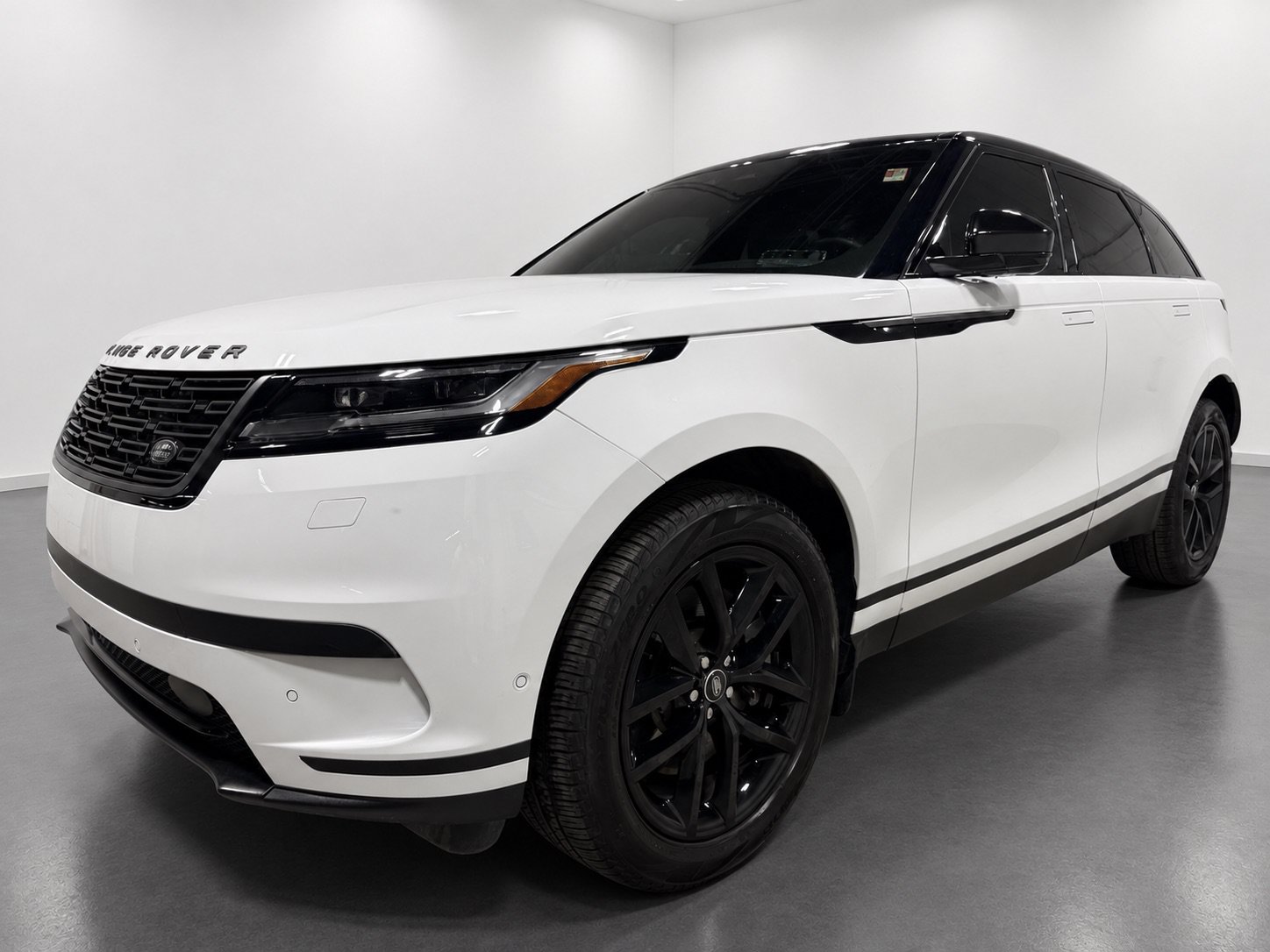 Used 2026 Land Rover Range Rover Velar S AWD/4WD image 1