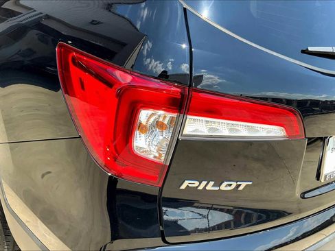 Used 2022 Honda Pilot Elite image 53