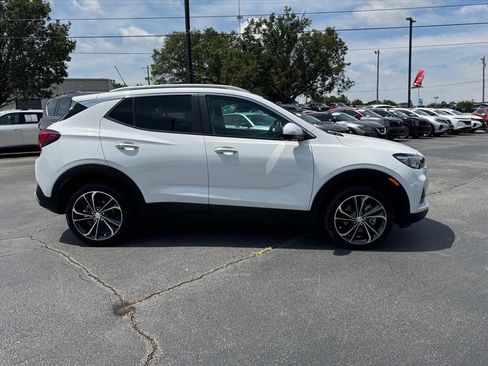 Used 2021 Buick Encore GX Select w/ Advanced Technology Package AWD/4WD image 2