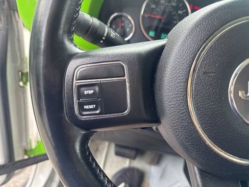 Used 2017 Jeep Wrangler Unlimited Rubicon AWD/4WD image 21