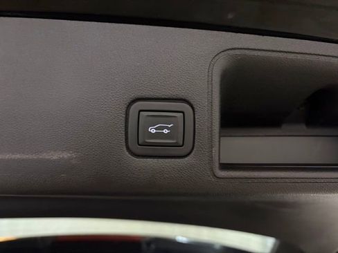 Used 2020 GMC Terrain SLT w/ Preferred Package image 11