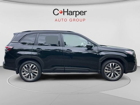 Used 2025 Subaru Forester Touring AWD/4WD image 2