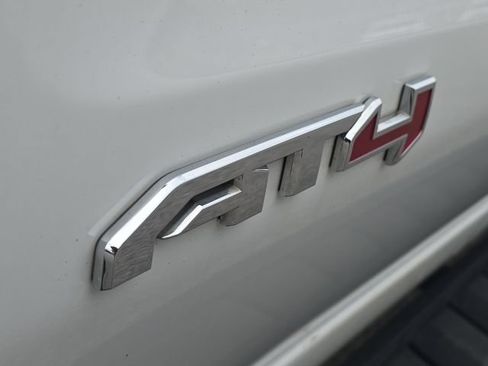 Used 2022 GMC Sierra 1500 AT4 w/ AT4 Premium Package AWD/4WD image 10