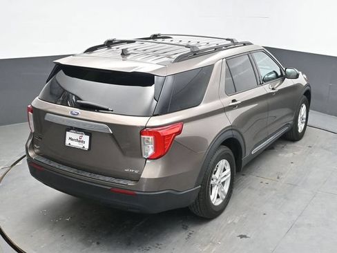 Used 2021 Ford Explorer XLT AWD/4WD image 25