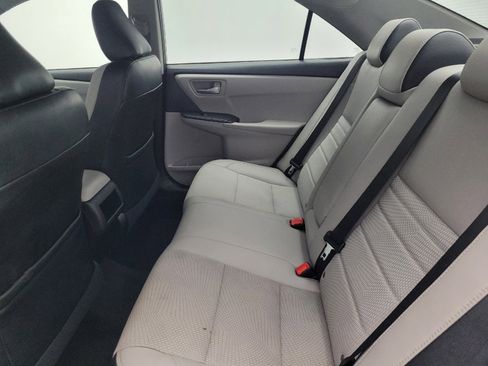 Used 2016 Toyota Camry SE image 18
