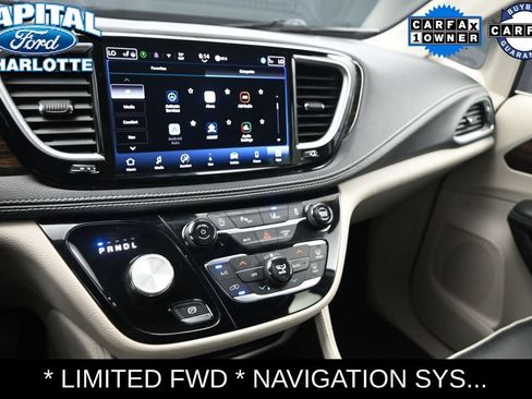 Used 2024 Chrysler Pacifica Limited FWD image 20