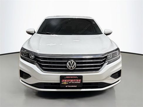 Used 2020 Volkswagen Passat 2.0T SEL image 3