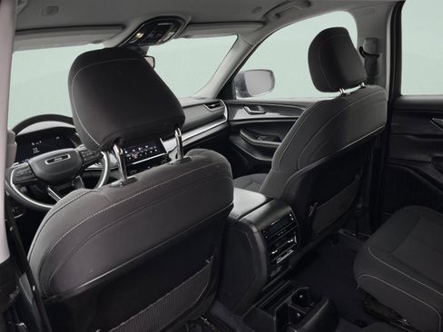 Used 2023 Jeep Grand Cherokee L Laredo image 24