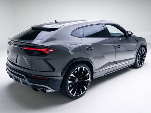 Used 2021 Lamborghini Urus image 5