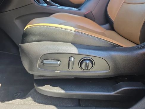 Used 2018 Chevrolet Equinox Premier FWD image 15