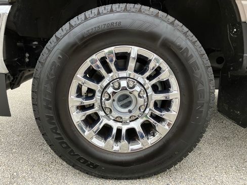 Certified 2022 Ford F350 XLT w/ XLT Premium Package image 11