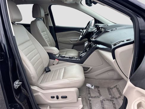 Used 2015 Ford Escape Titanium image 31