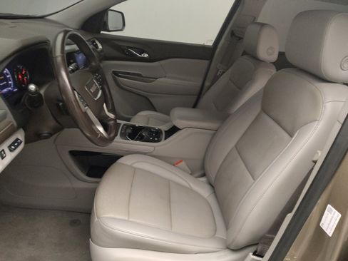 Used 2022 GMC Acadia SLT w/ Technology Package FWD image 17